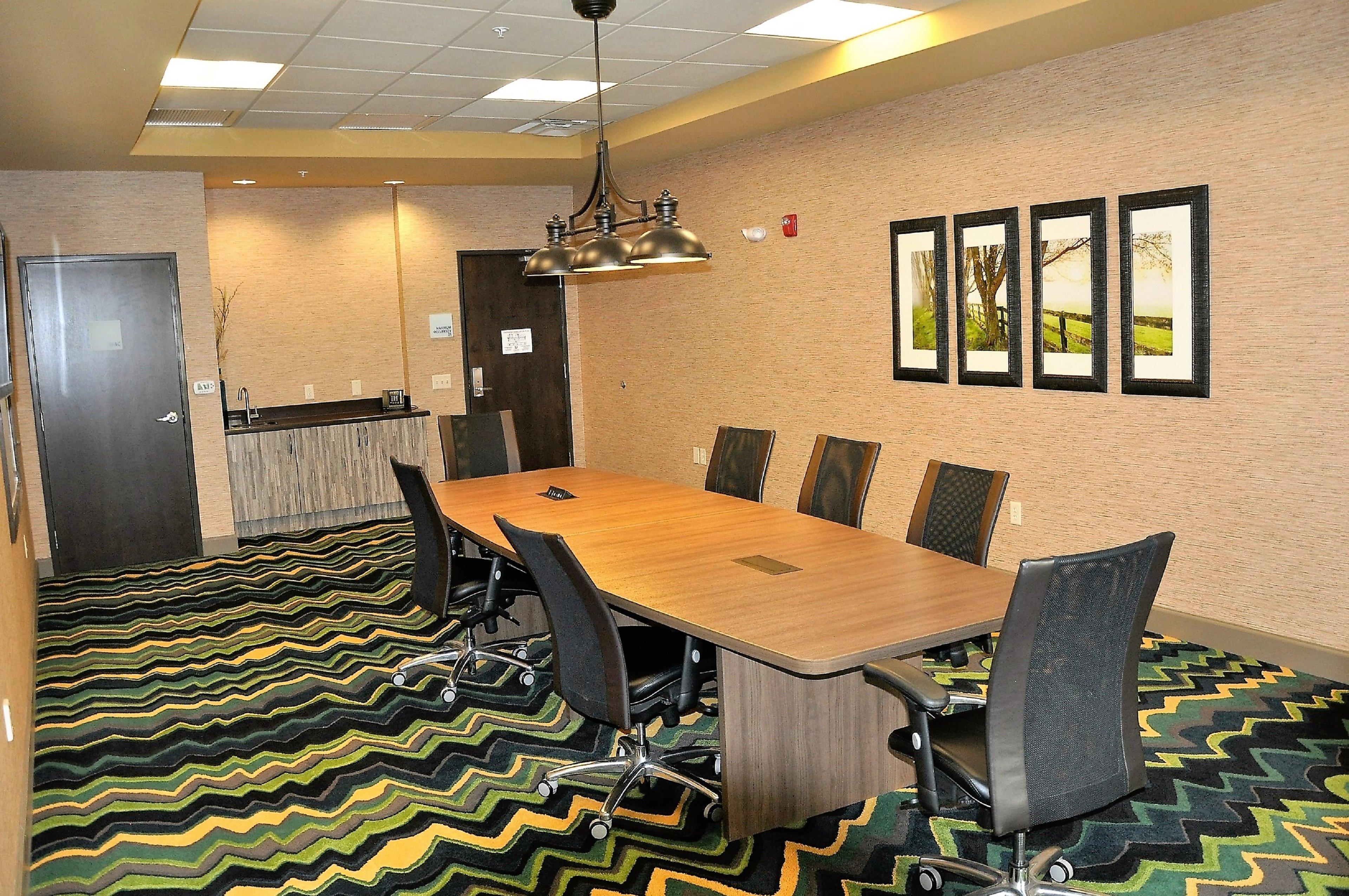 Holiday Inn Express & Suites Perry-National Fairground Area By Ihg Bagian luar foto