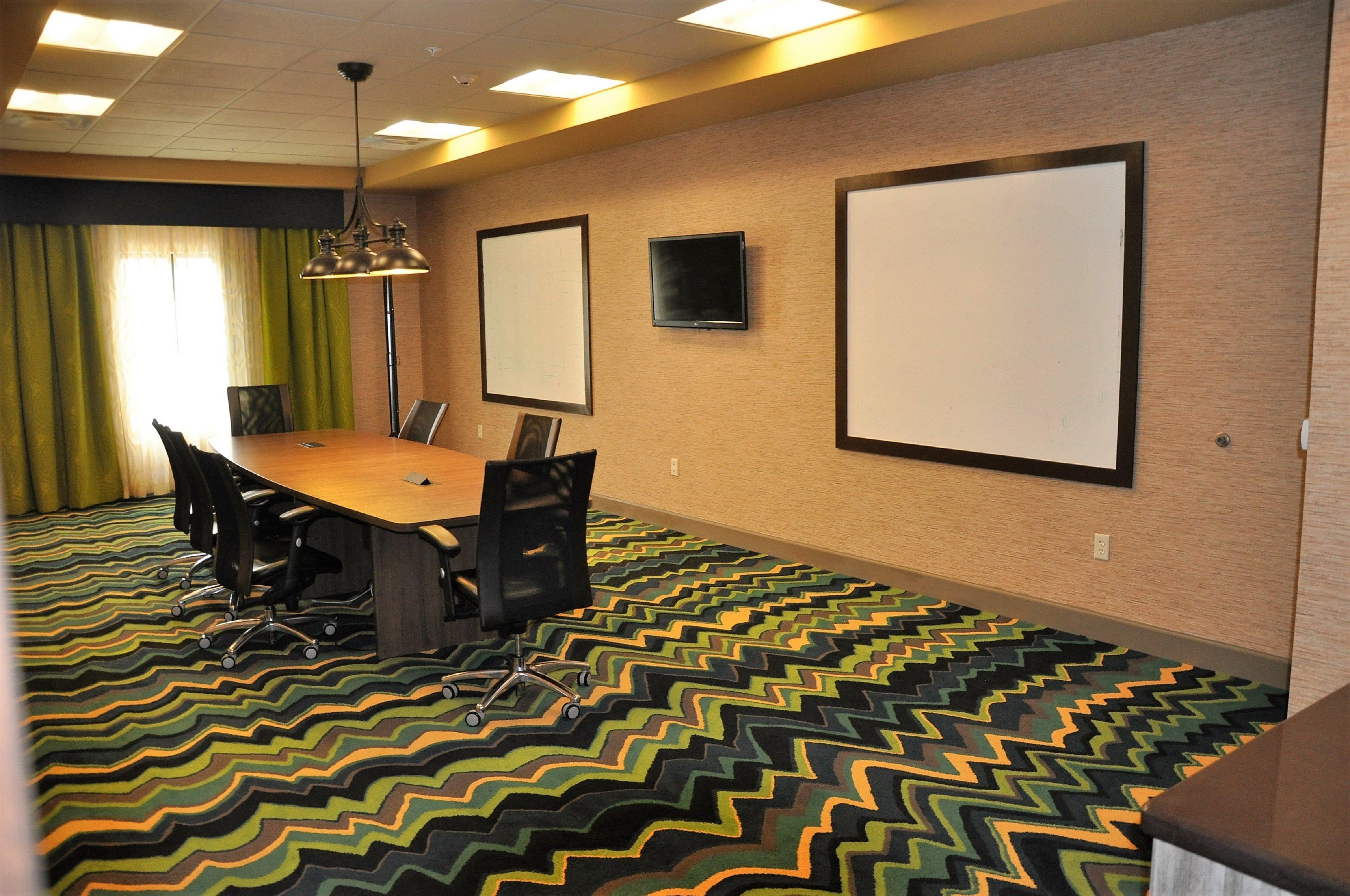 Holiday Inn Express & Suites Perry-National Fairground Area By Ihg Bagian luar foto