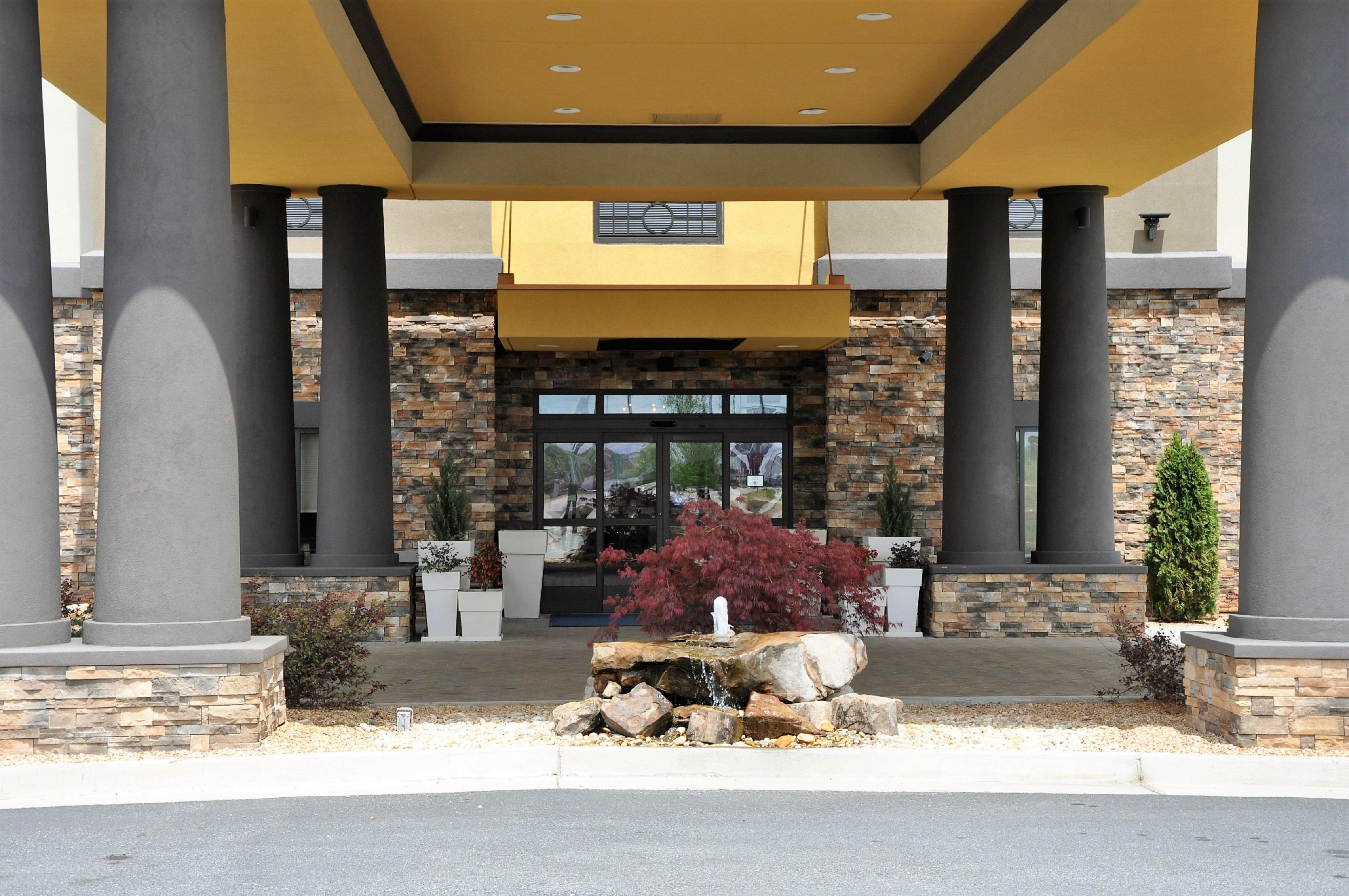 Holiday Inn Express & Suites Perry-National Fairground Area By Ihg Bagian luar foto