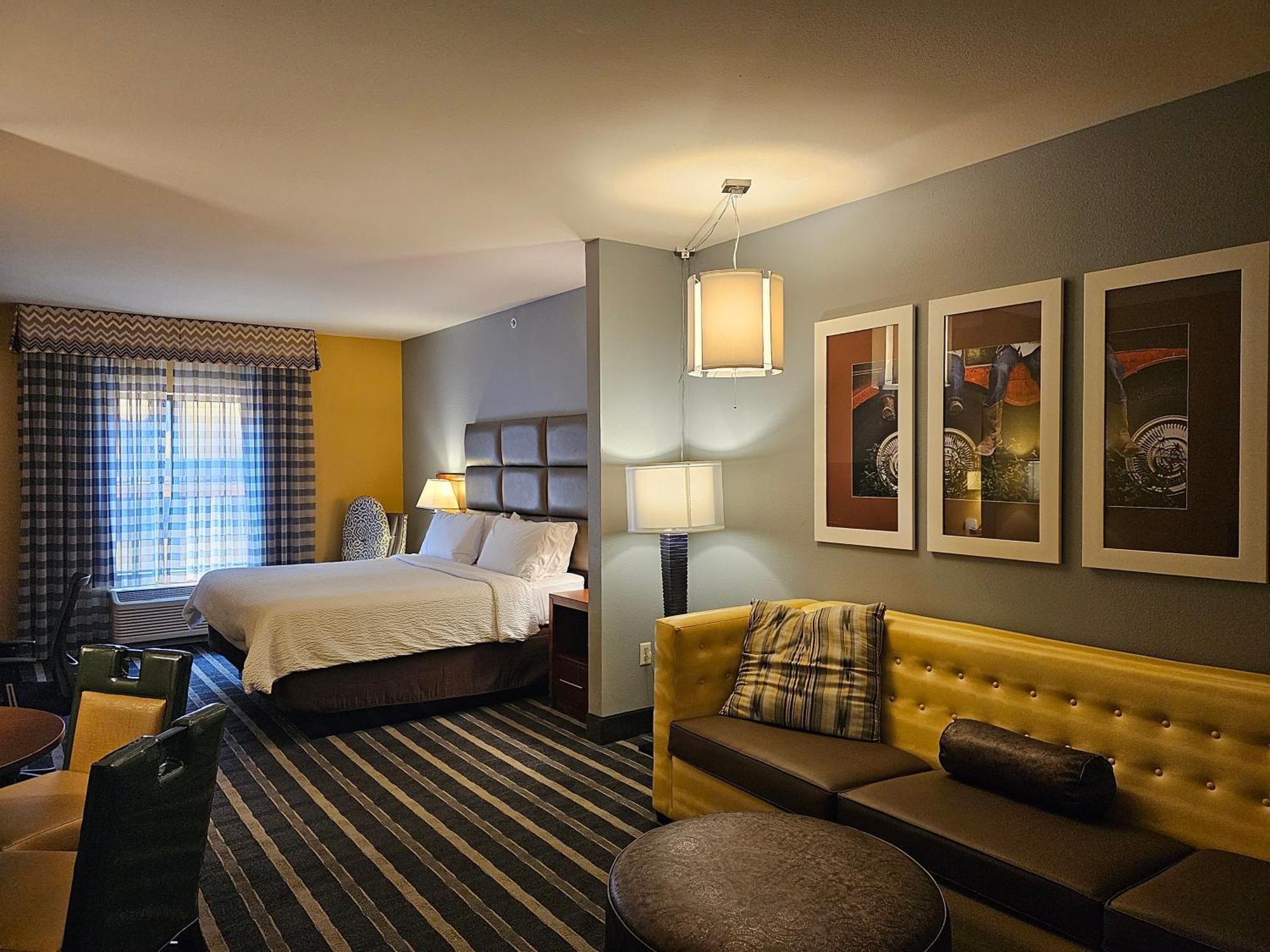 Holiday Inn Express & Suites Perry-National Fairground Area By Ihg Bagian luar foto
