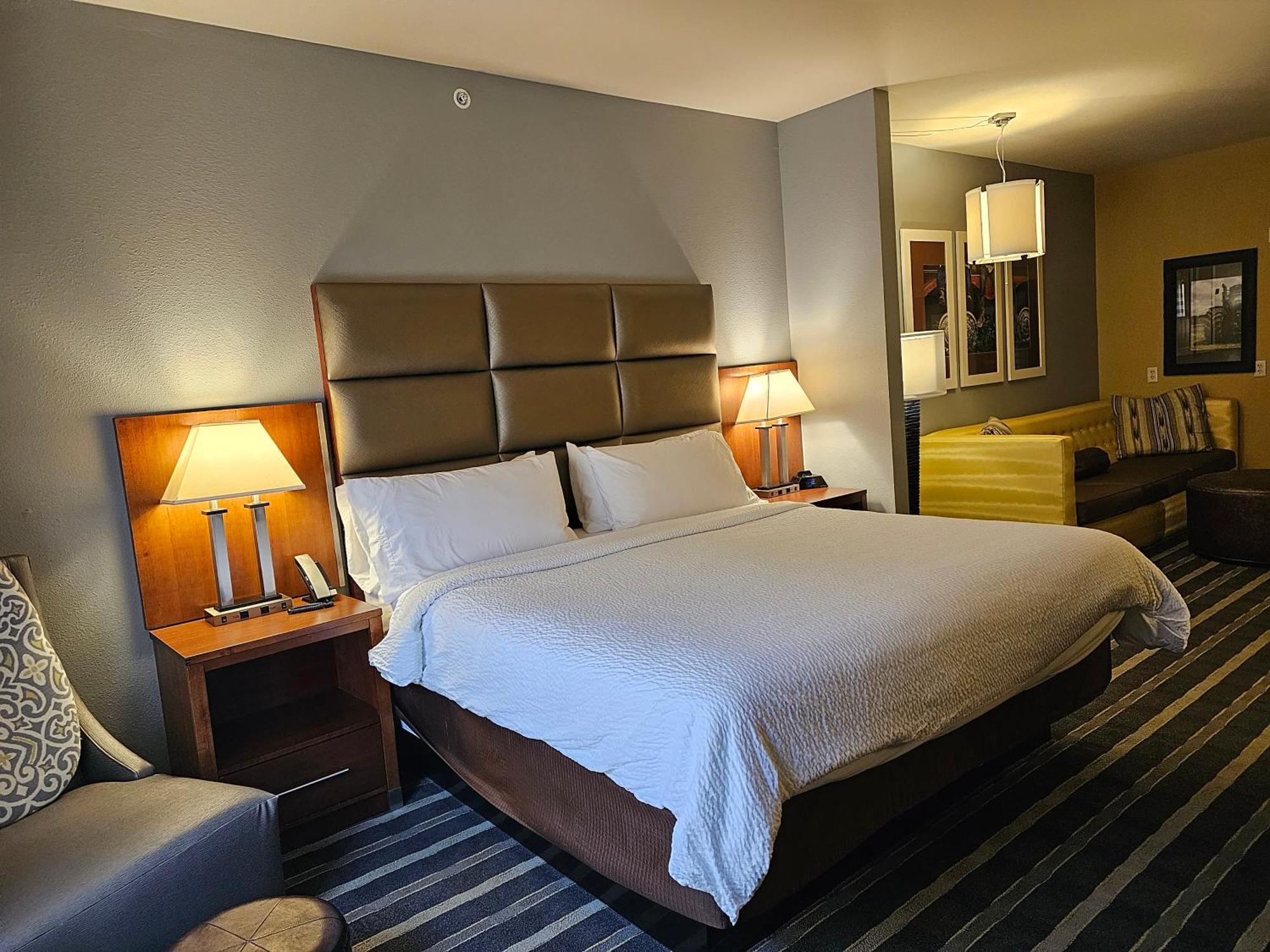 Holiday Inn Express & Suites Perry-National Fairground Area By Ihg Bagian luar foto