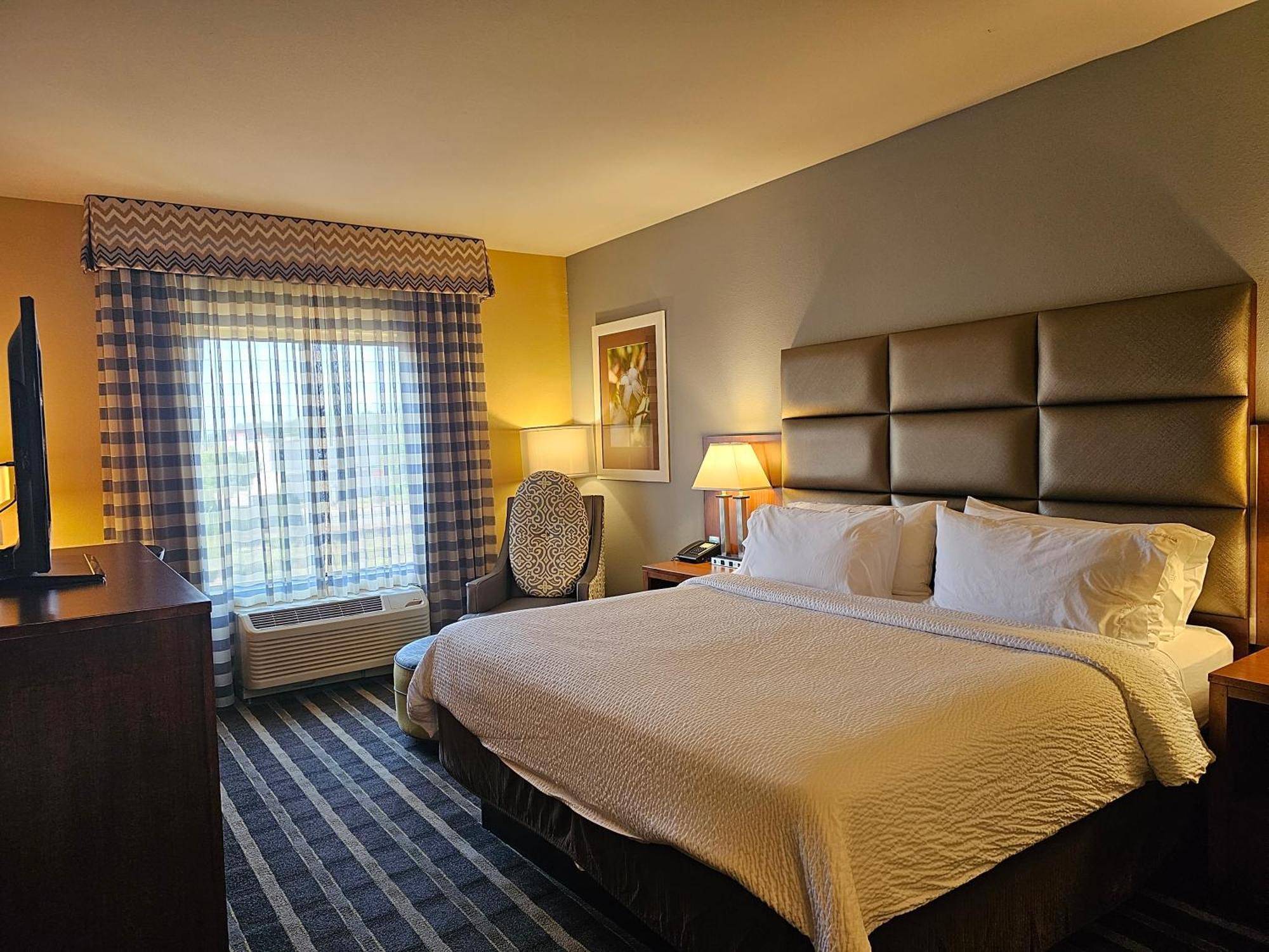 Holiday Inn Express & Suites Perry-National Fairground Area By Ihg Bagian luar foto