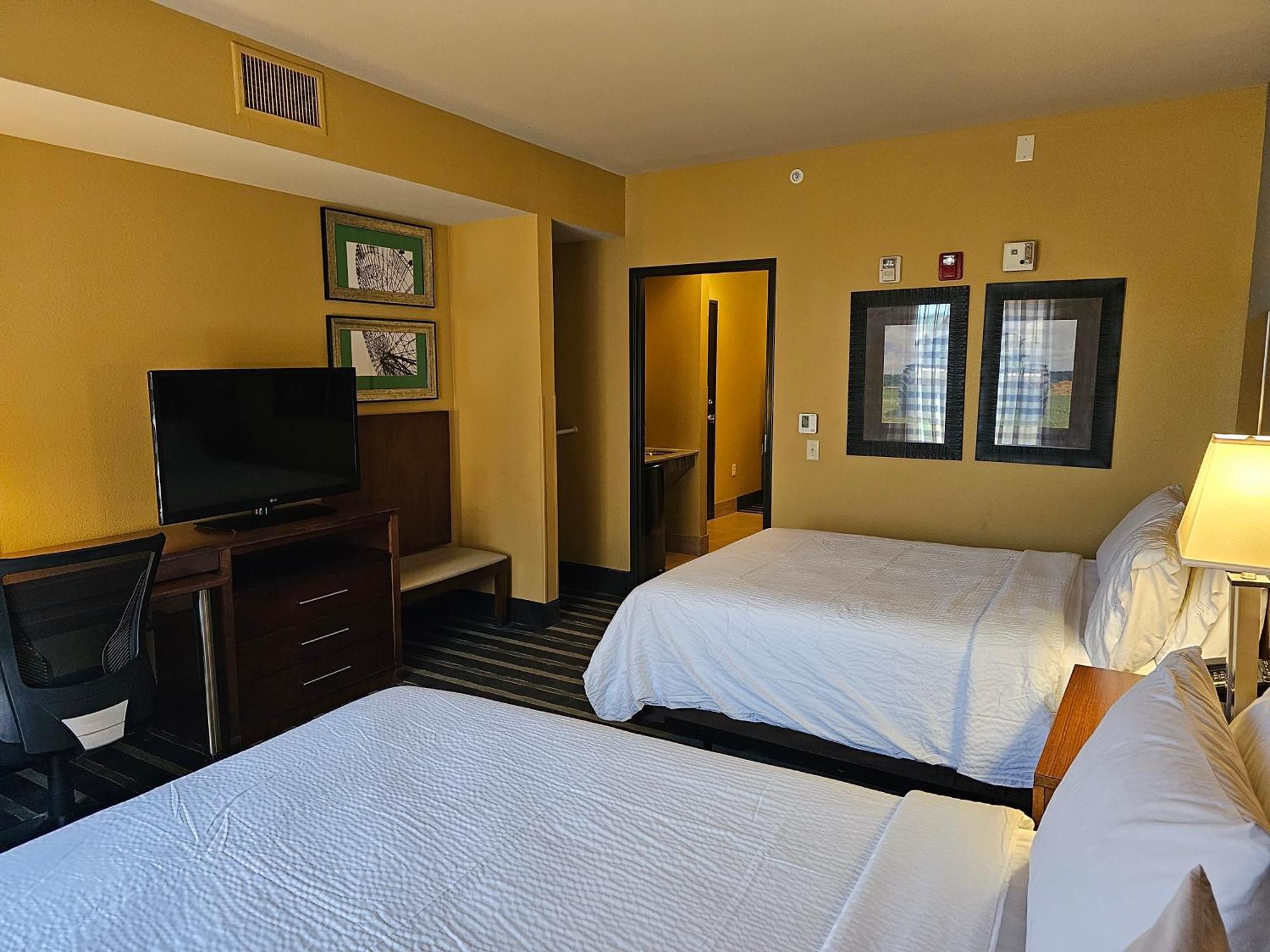 Holiday Inn Express & Suites Perry-National Fairground Area By Ihg Bagian luar foto