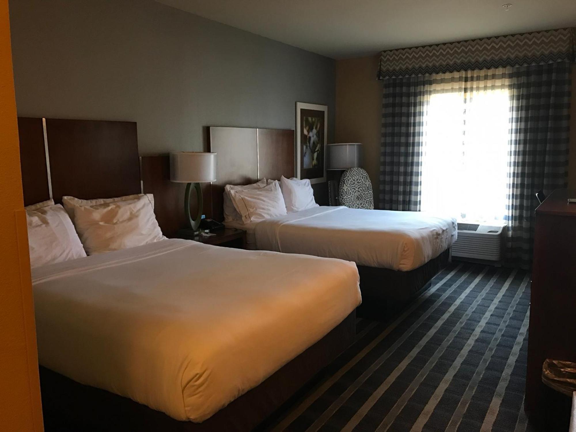 Holiday Inn Express & Suites Perry-National Fairground Area By Ihg Bagian luar foto