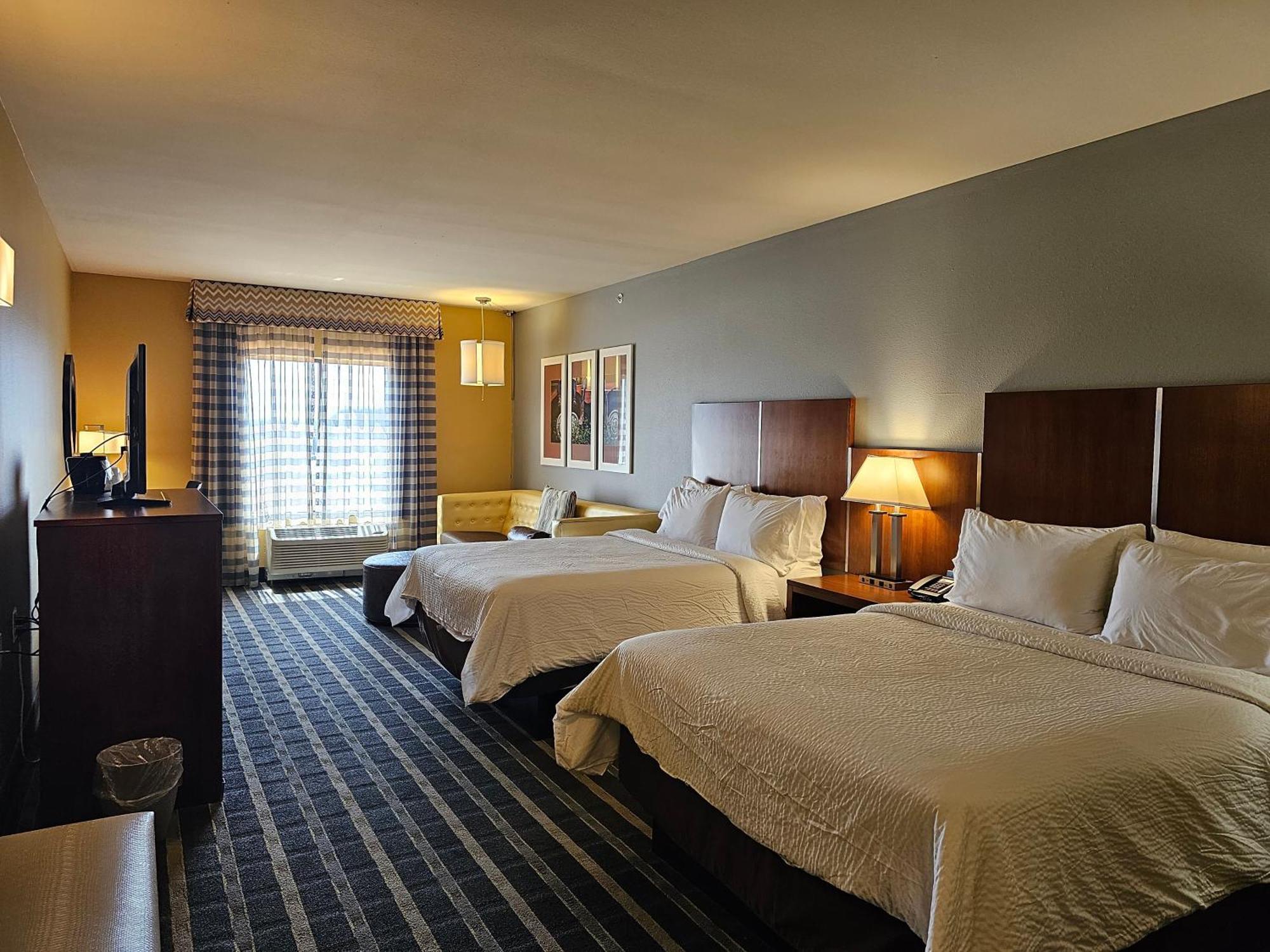 Holiday Inn Express & Suites Perry-National Fairground Area By Ihg Bagian luar foto