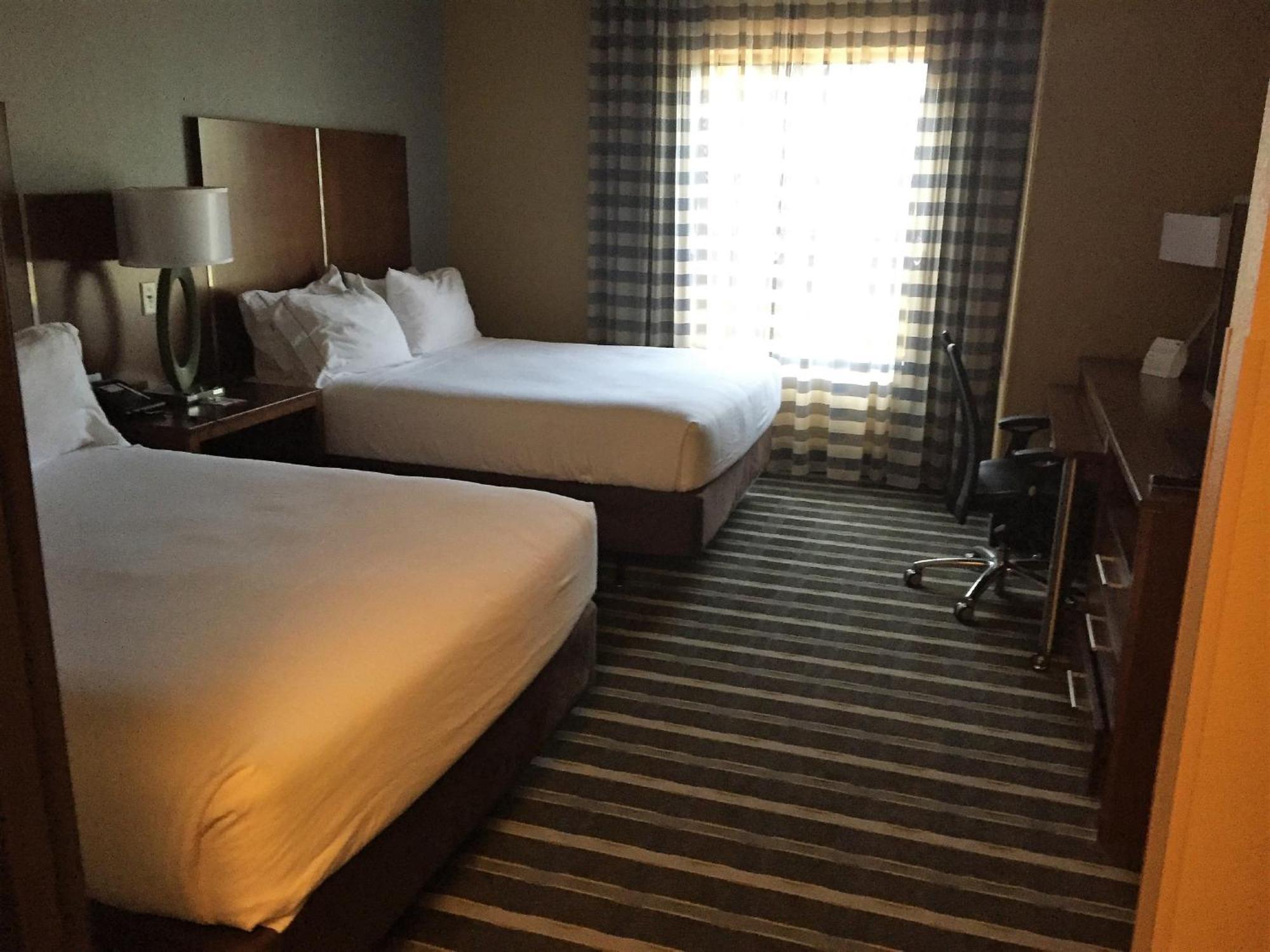 Holiday Inn Express & Suites Perry-National Fairground Area By Ihg Bagian luar foto