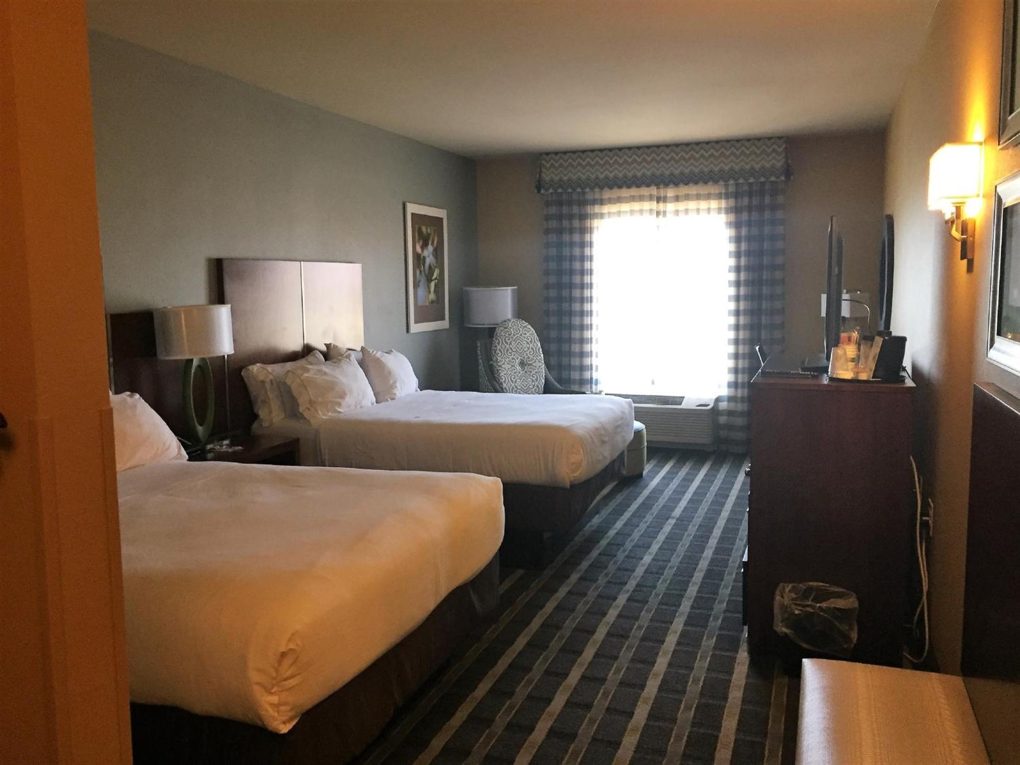 Holiday Inn Express & Suites Perry-National Fairground Area By Ihg Bagian luar foto