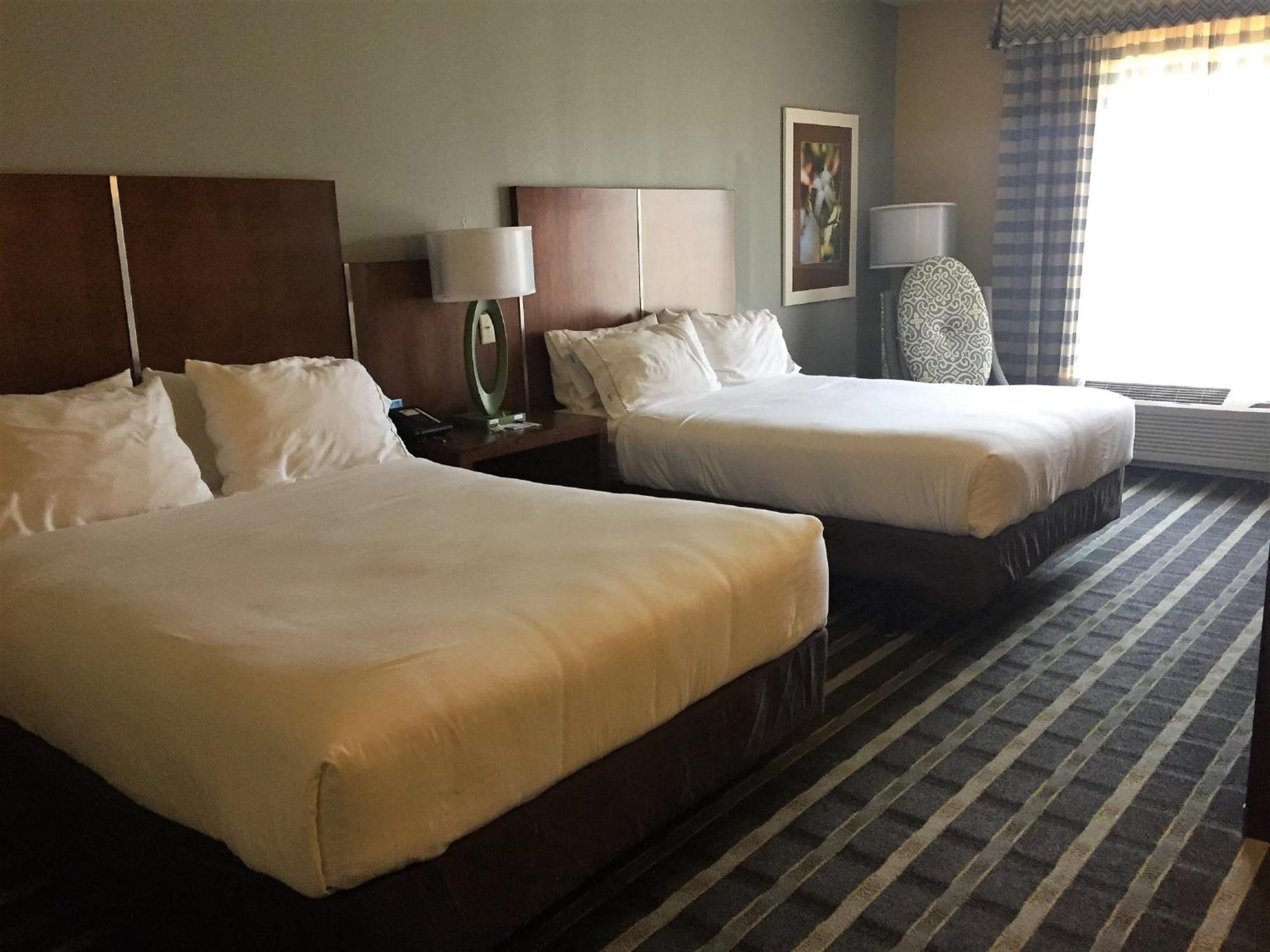 Holiday Inn Express & Suites Perry-National Fairground Area By Ihg Bagian luar foto