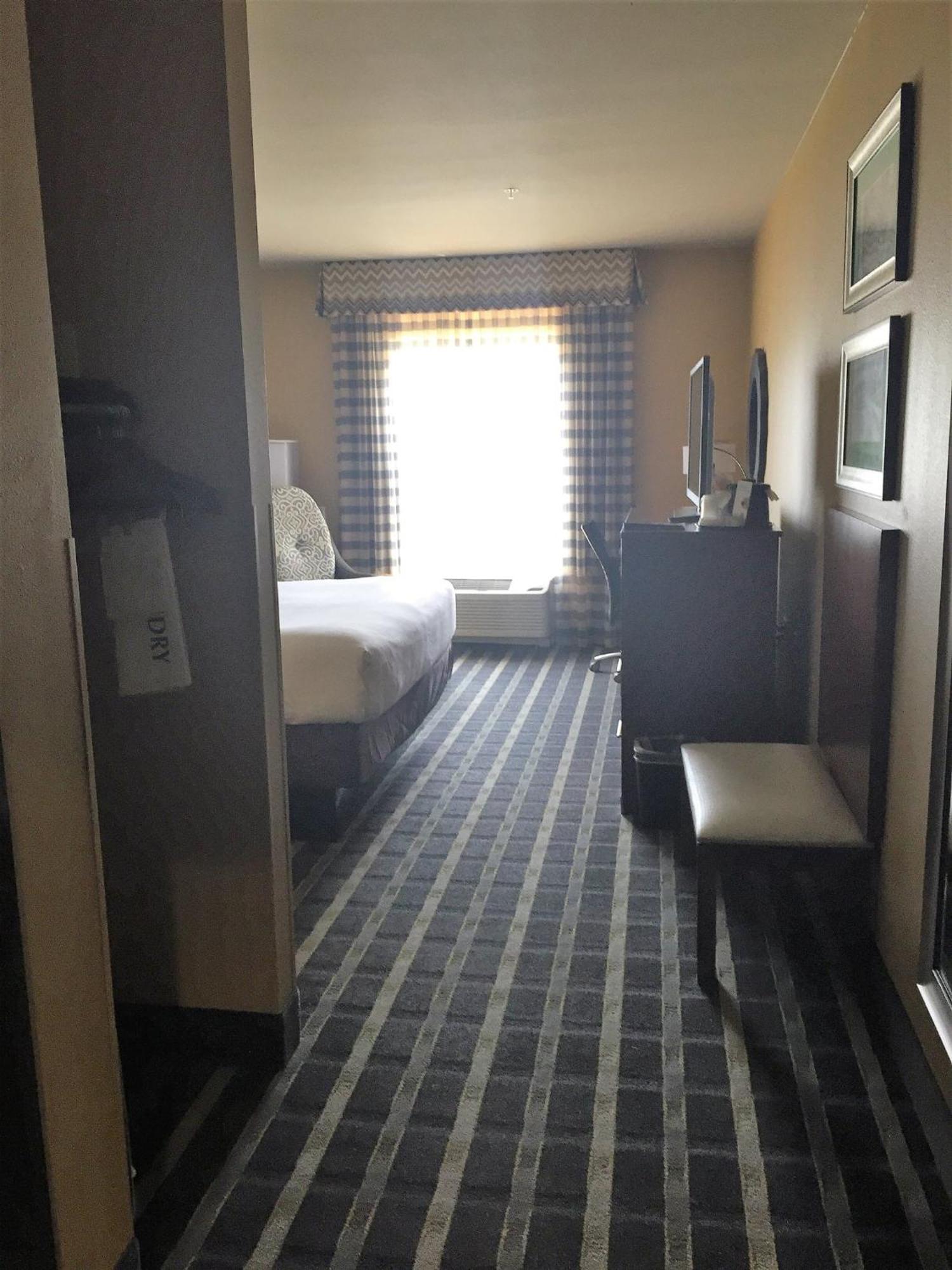 Holiday Inn Express & Suites Perry-National Fairground Area By Ihg Bagian luar foto